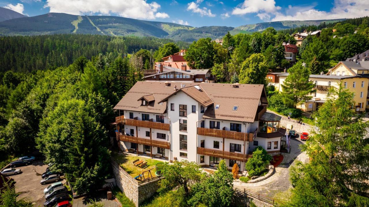 Karpacki & Spa - Blisko Wyciagu, Restauracja, Sala Zabaw, Bar 24H (Adults Only) Karpacz Bagian luar foto