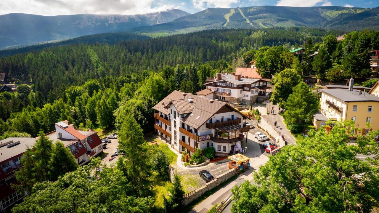 Karpacki & Spa - Blisko Wyciagu, Restauracja, Sala Zabaw, Bar 24H (Adults Only) Karpacz Bagian luar foto